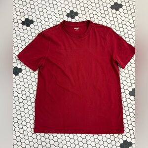 Old Navy Men's Red Crew Neck T-Shirt. Size Medium